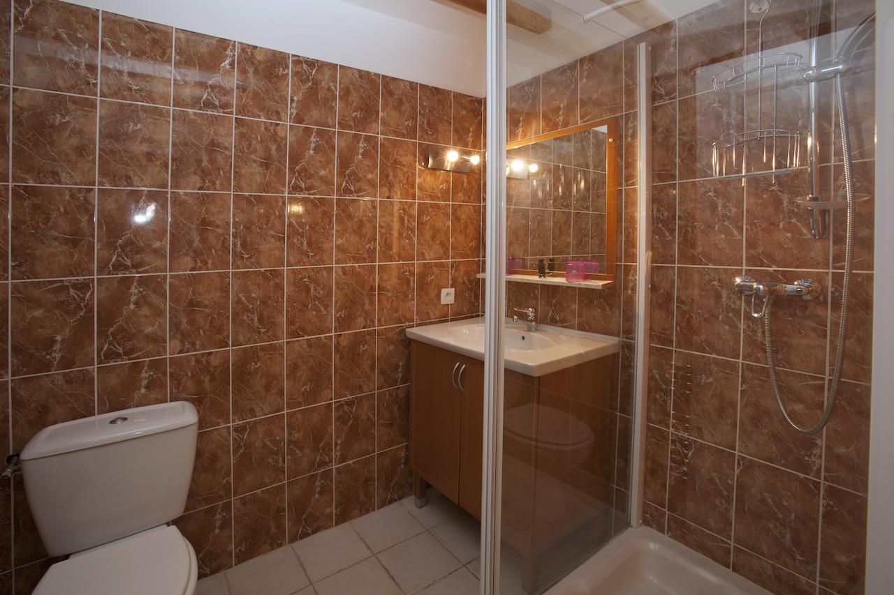 Domaine Les Magasins Bed & Breakfast Bram Cameră foto